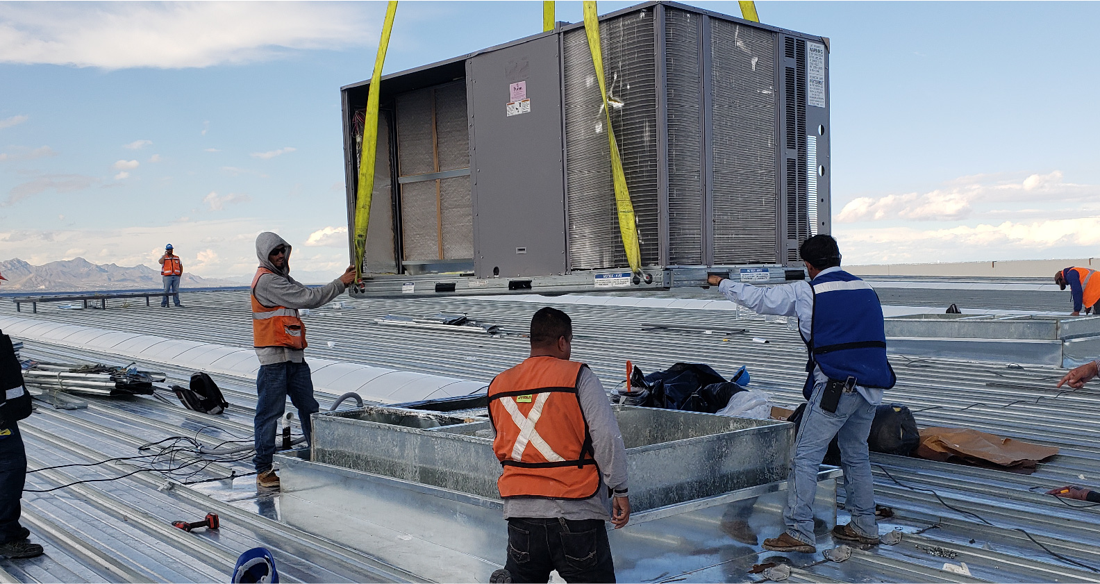 INSTALACIONES ELECTRICAS, MECANICAS Y HVAC