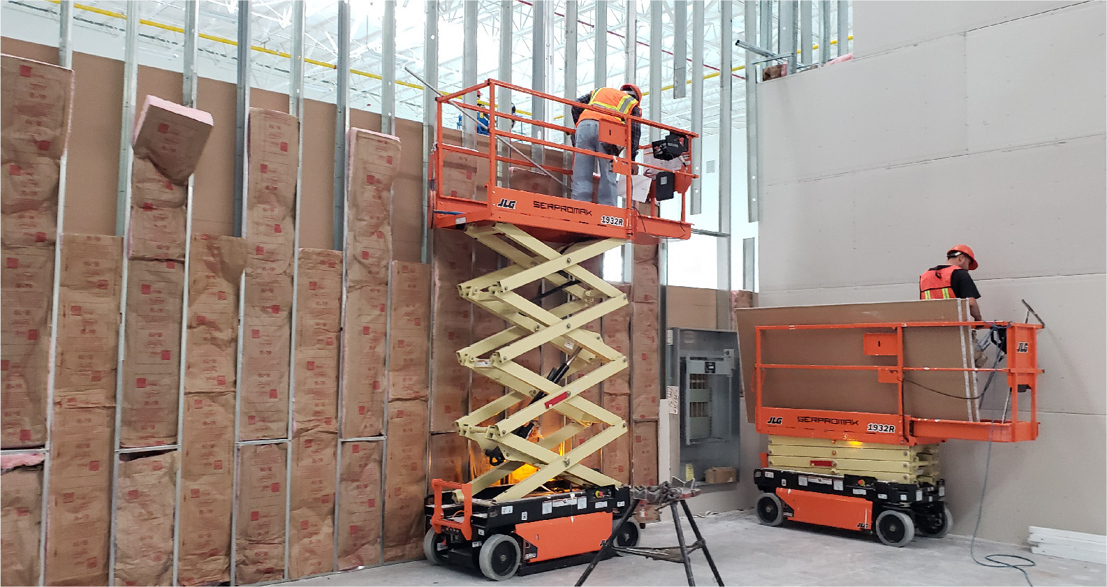 INSTALACIONES EN GENERAL: MUROS Y PLAFONES